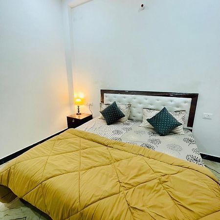 Amrita Residency Villa Váránaszi Kültér fotó