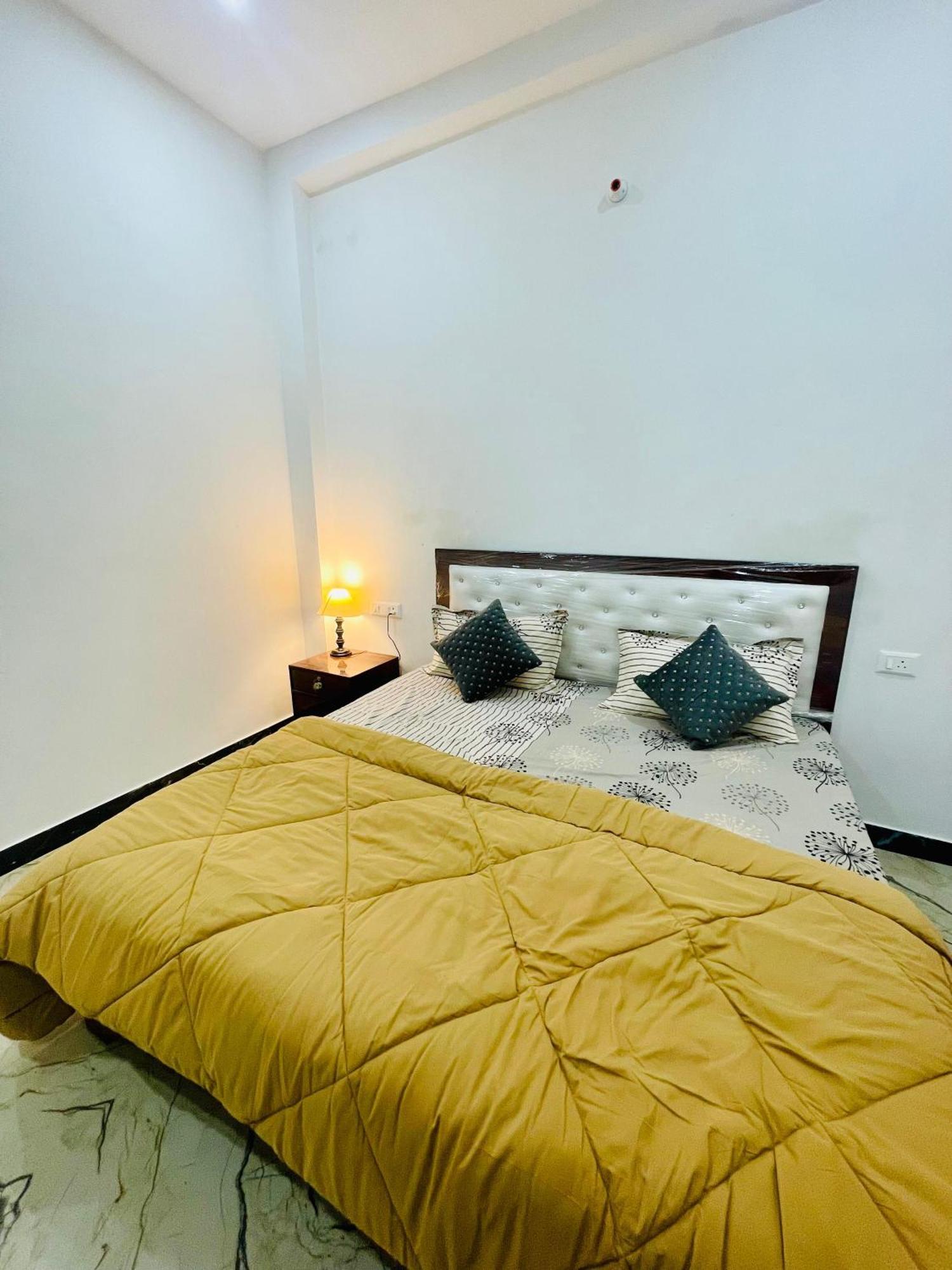 Amrita Residency Villa Váránaszi Kültér fotó