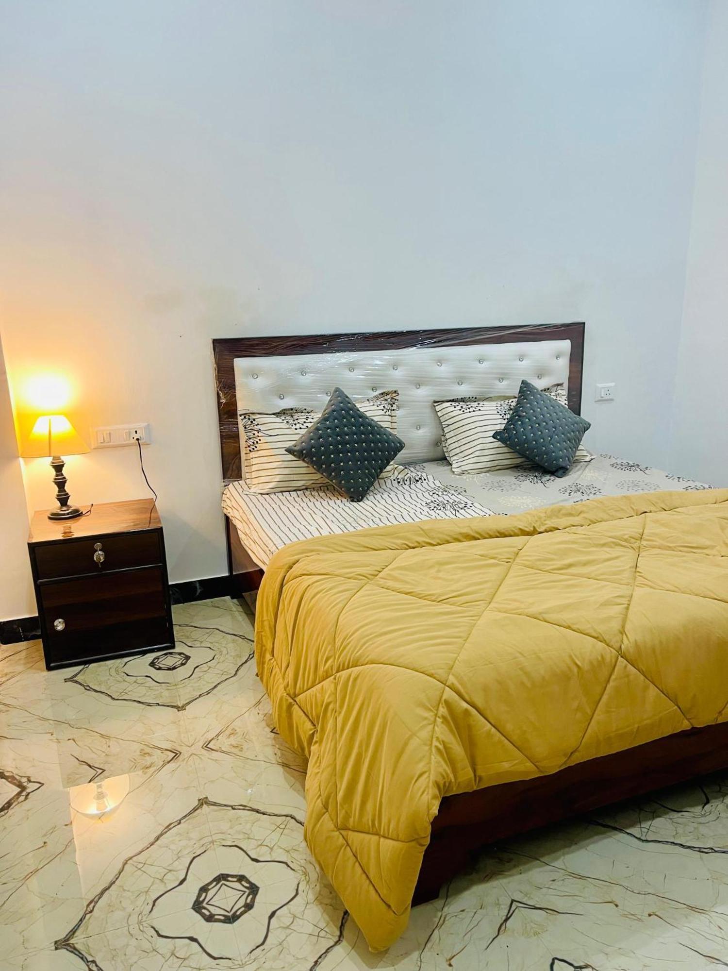 Amrita Residency Villa Váránaszi Kültér fotó